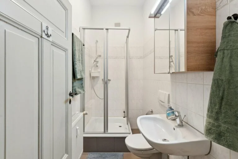 b0437cb5b2b540ccf751ca849e69a866bc83a683bf8bb86ba487693c6ebfd48b