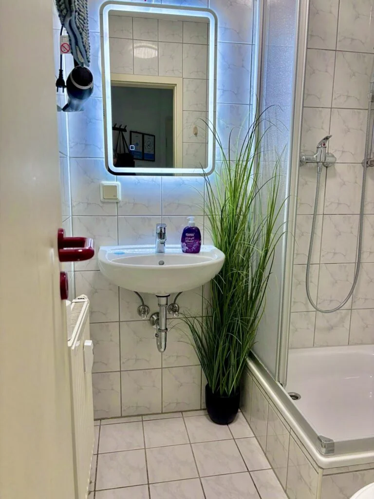 e227c3517b55d58f96e807c6d3efdc851da08254acb712c3e741802ef55089a9